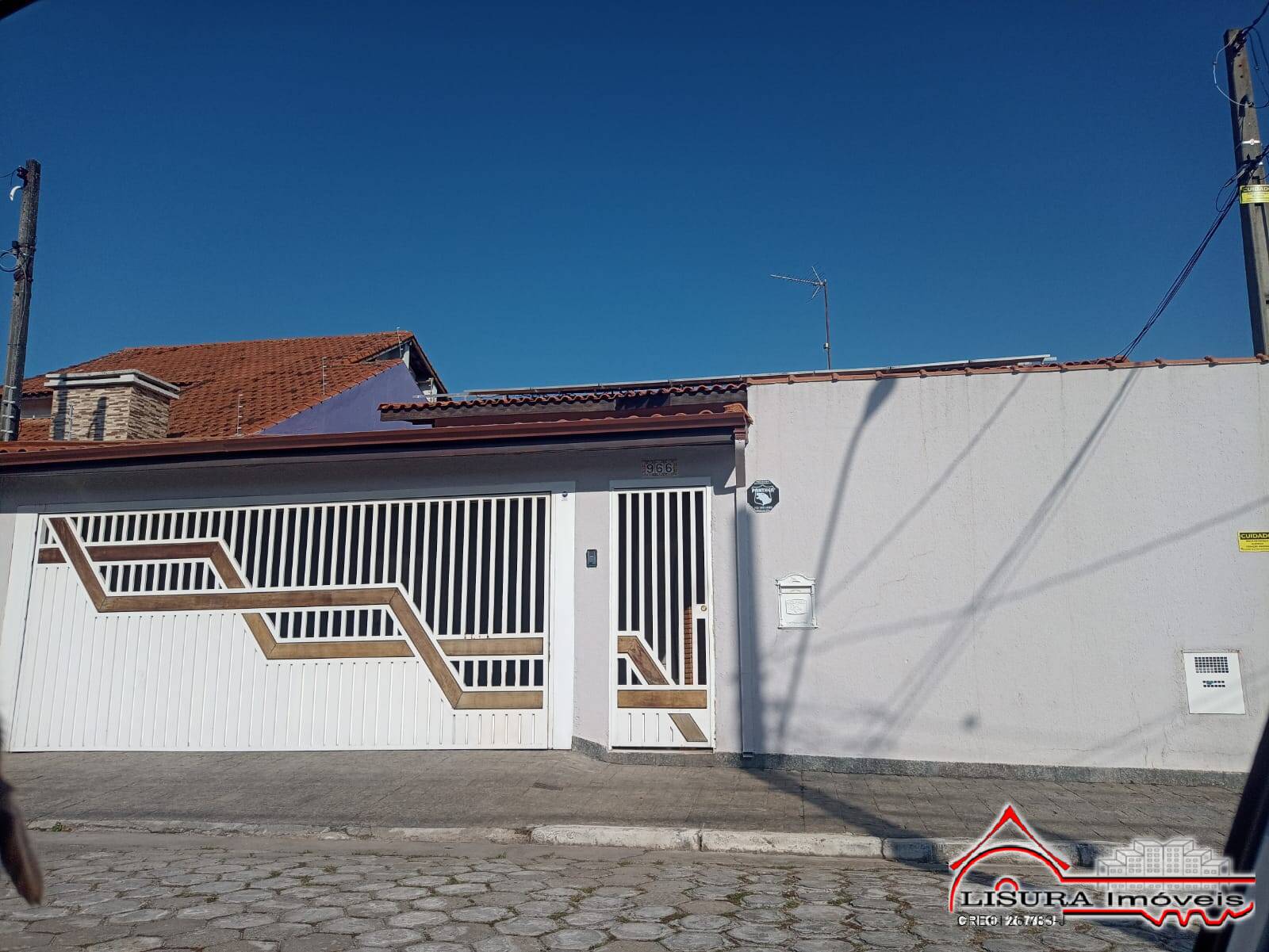 LINDA CASA COM PISCINA NO JD SANTA MARIA / PROLONGAMENTO JACAREÍ SP