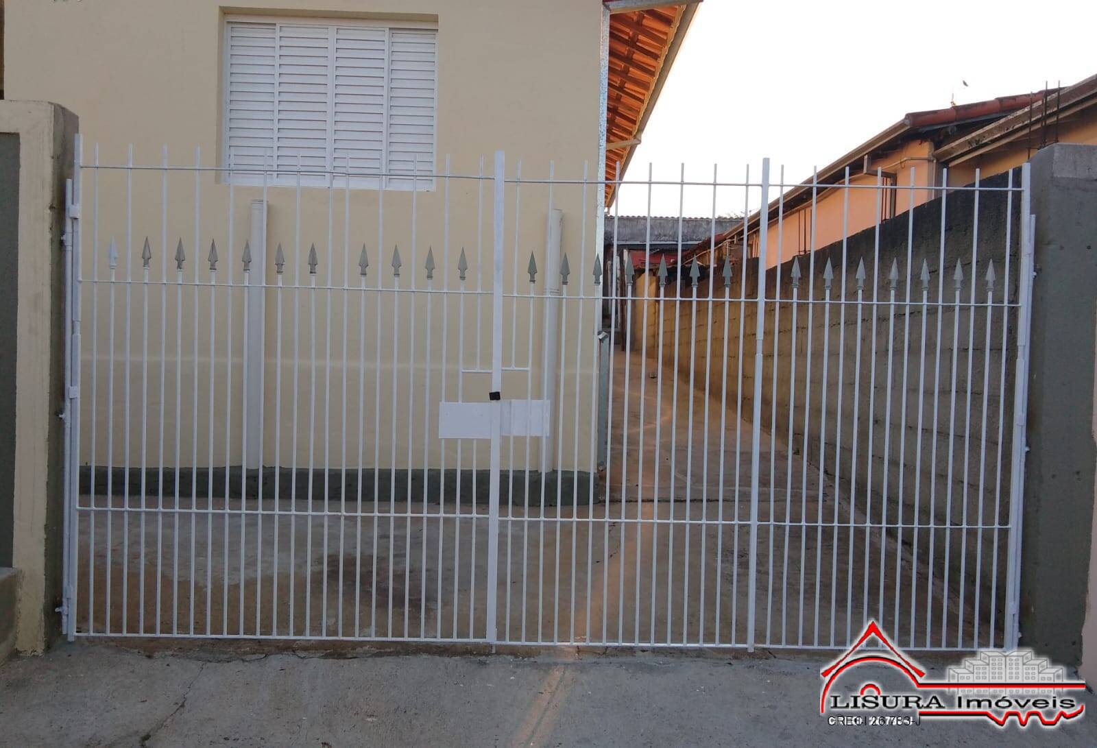 CASA A VENDA NO JD DINDINHA JACAREÍ SP