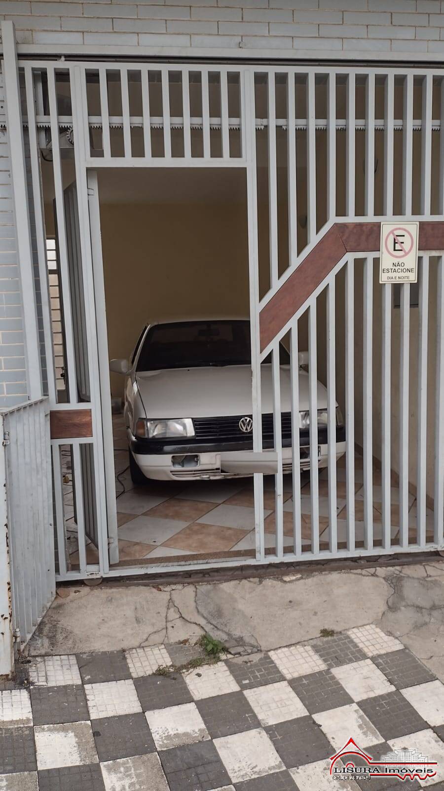 CASA NO CENTRO DE JACAREÍ SP 4 DORMITORIOS PODE SER COMERCIAL