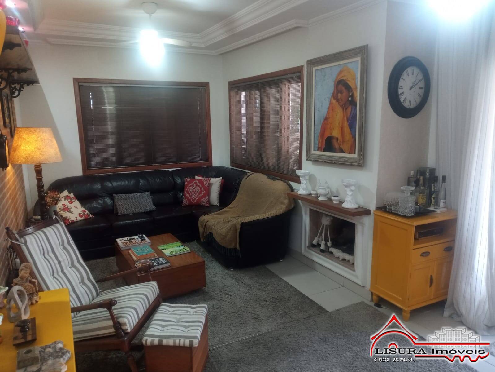 LINDA CASA NO JD MESQUITA / CENTRO JACAREÍ SP ESTUDA PERMUTA MENOR VALOR