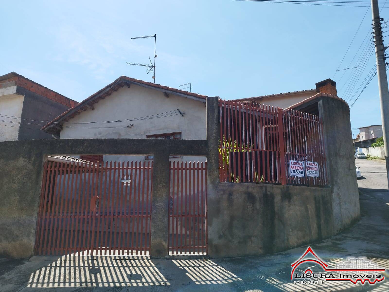 3 CASAS NO MESMO TERRENO, ÓTIMO PARA INVESTIDOR JACAREI SP