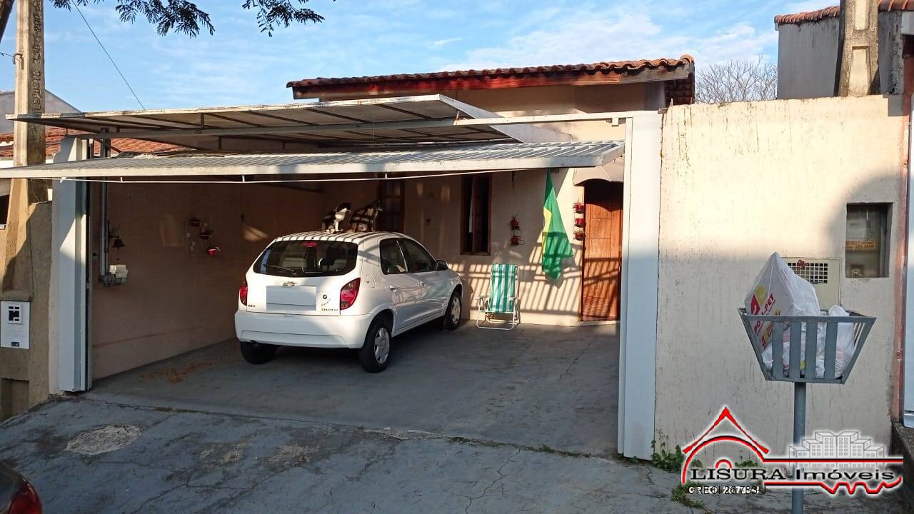 Casa à venda com 2 quartos, 75m² - Foto 1