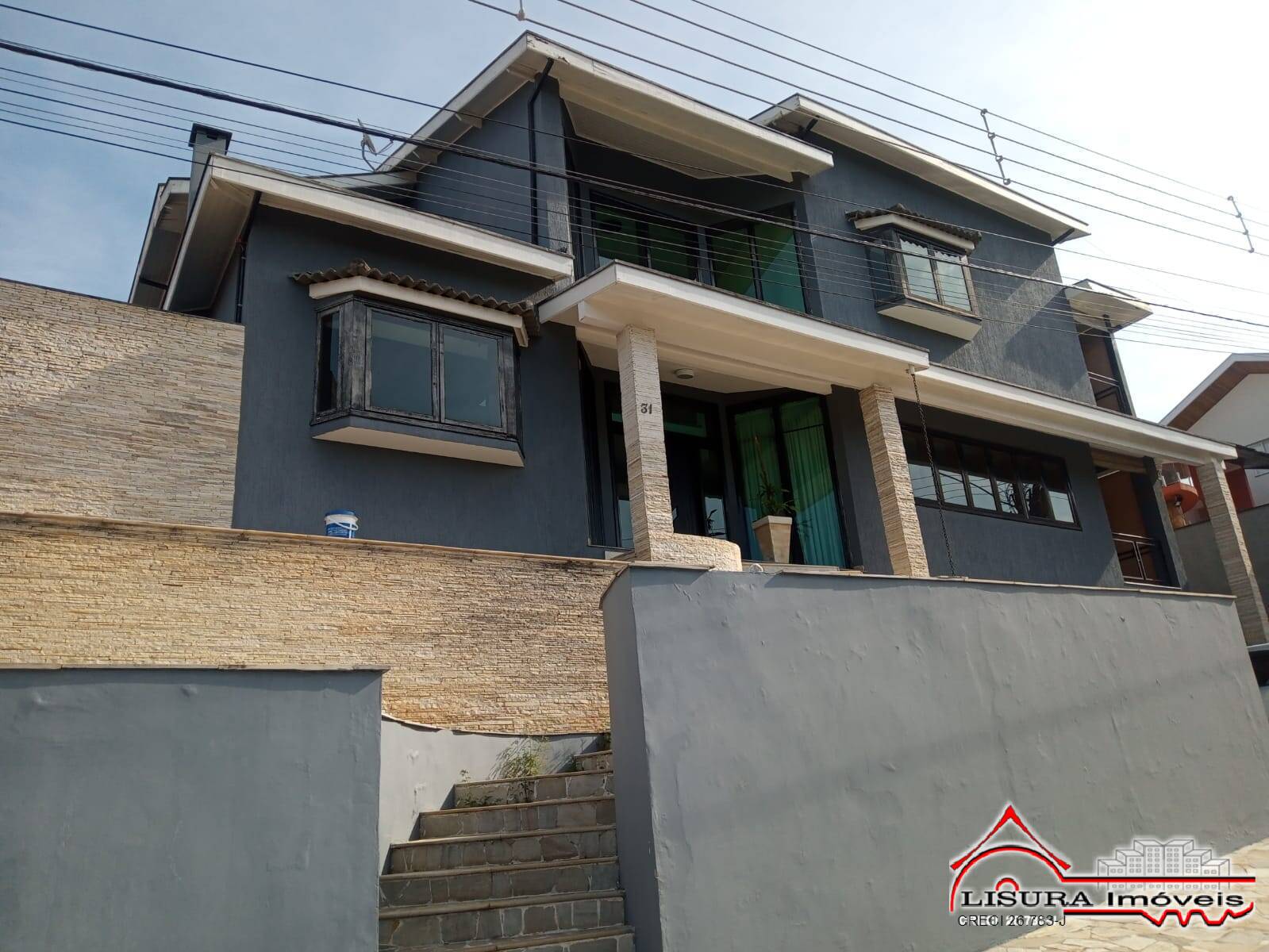 LINDA CASA CONDOMÍNIO JARDIM COLEGINHO COM PISCINA JACAREI SP (VL,A)
