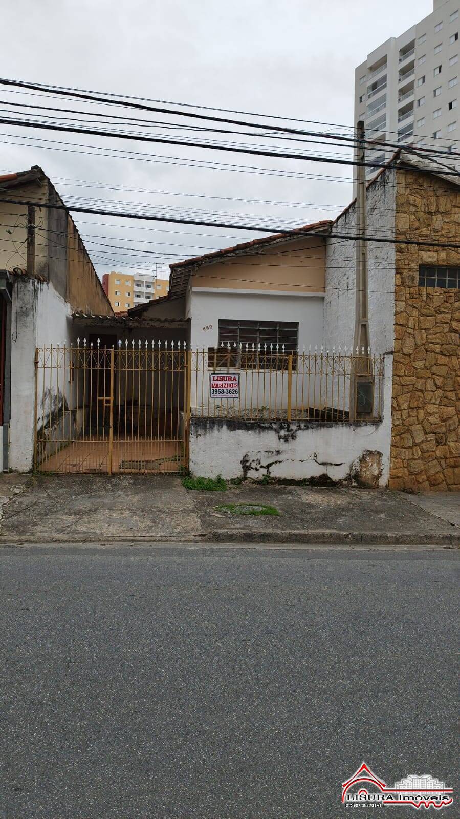 CASA NO JD CALIFÓRNIA JACAREÍ SP VENDA