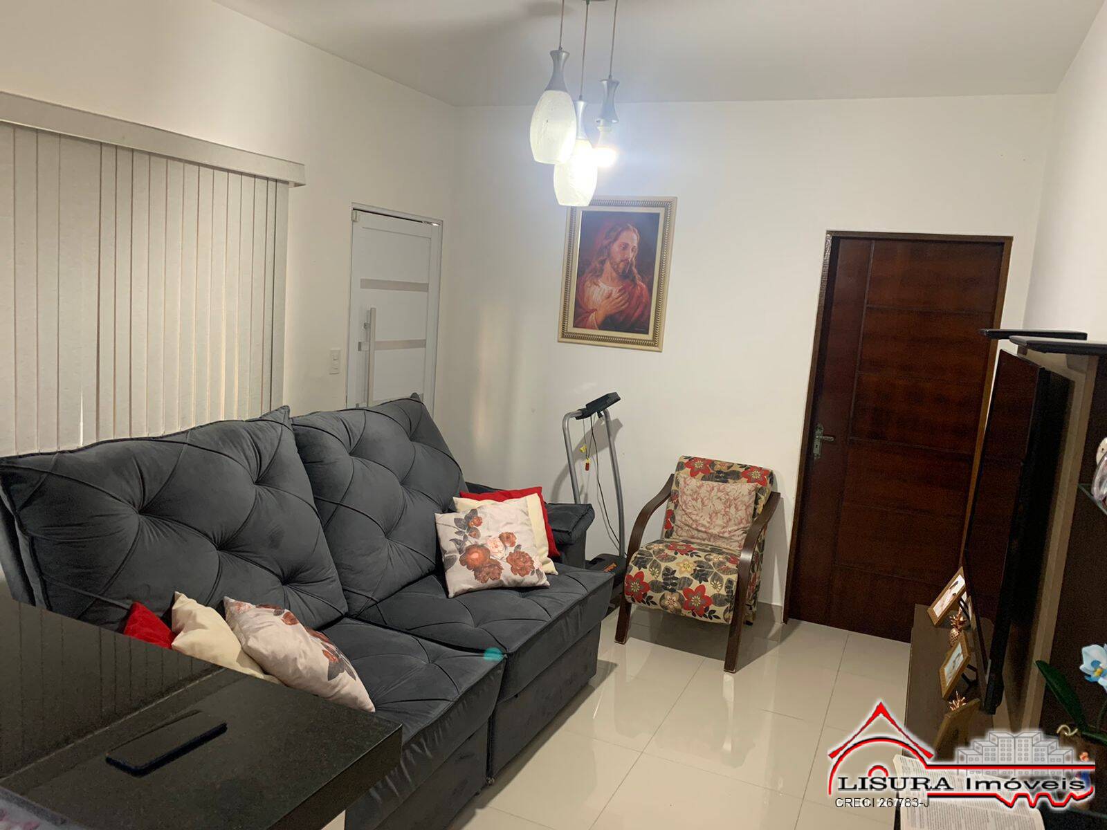 (BA) LINDA CASA NO JD ESPERANÇA JACAREI SP ACEITA CARRO E MOTO COMO ENTRADA