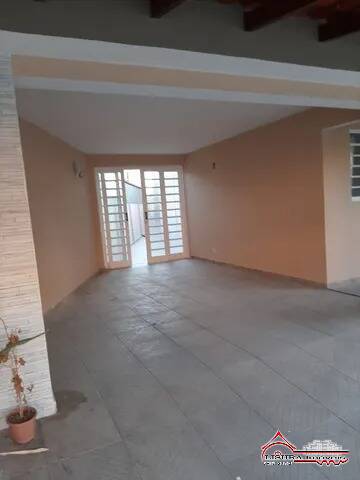 Casa à venda com 2 quartos, 152m² - Foto 1