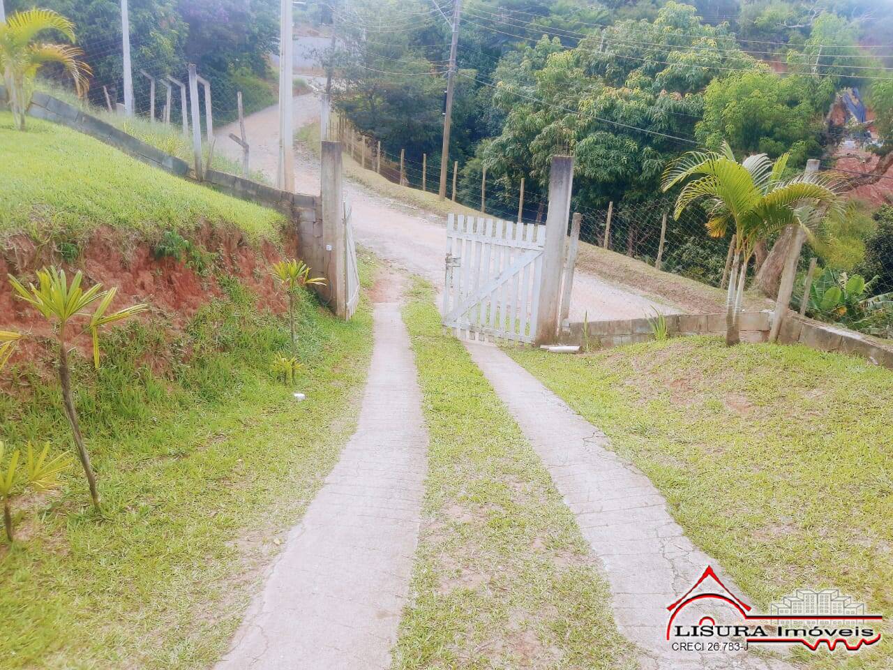 Chácara à venda com 2 quartos, 800m² - Foto 1
