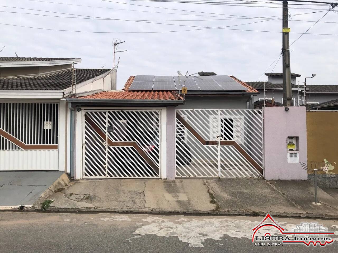 LINDA CASA NO ALTOS DE SANTANA JACAREÍ SP ESTUDA TROCA