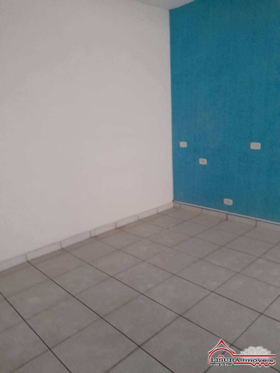 (TI) SALA COMERCIAL NO CENTRO DE JACAREÍ SP PARA LOCAÇÃO
