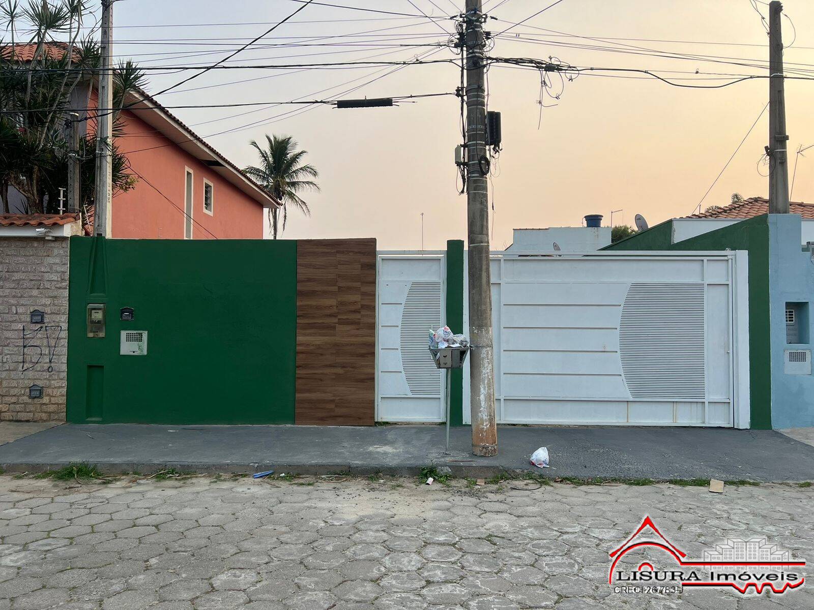 (VM) CASA COM 2 KITNETS MOBILIADAS A VENDA ÓTIMOS PARA INVESTIMENTOS