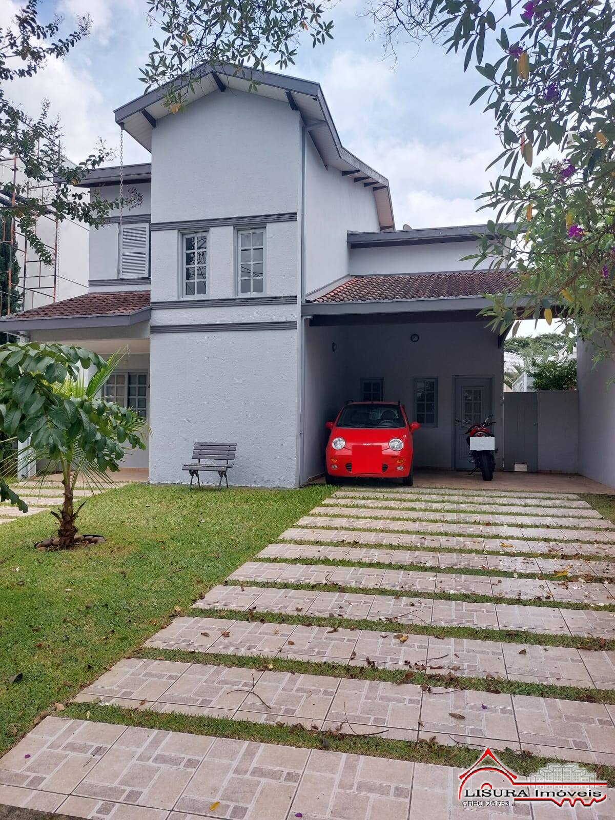 Casa de Condomínio à venda com 4 quartos, 222m² - Foto 1