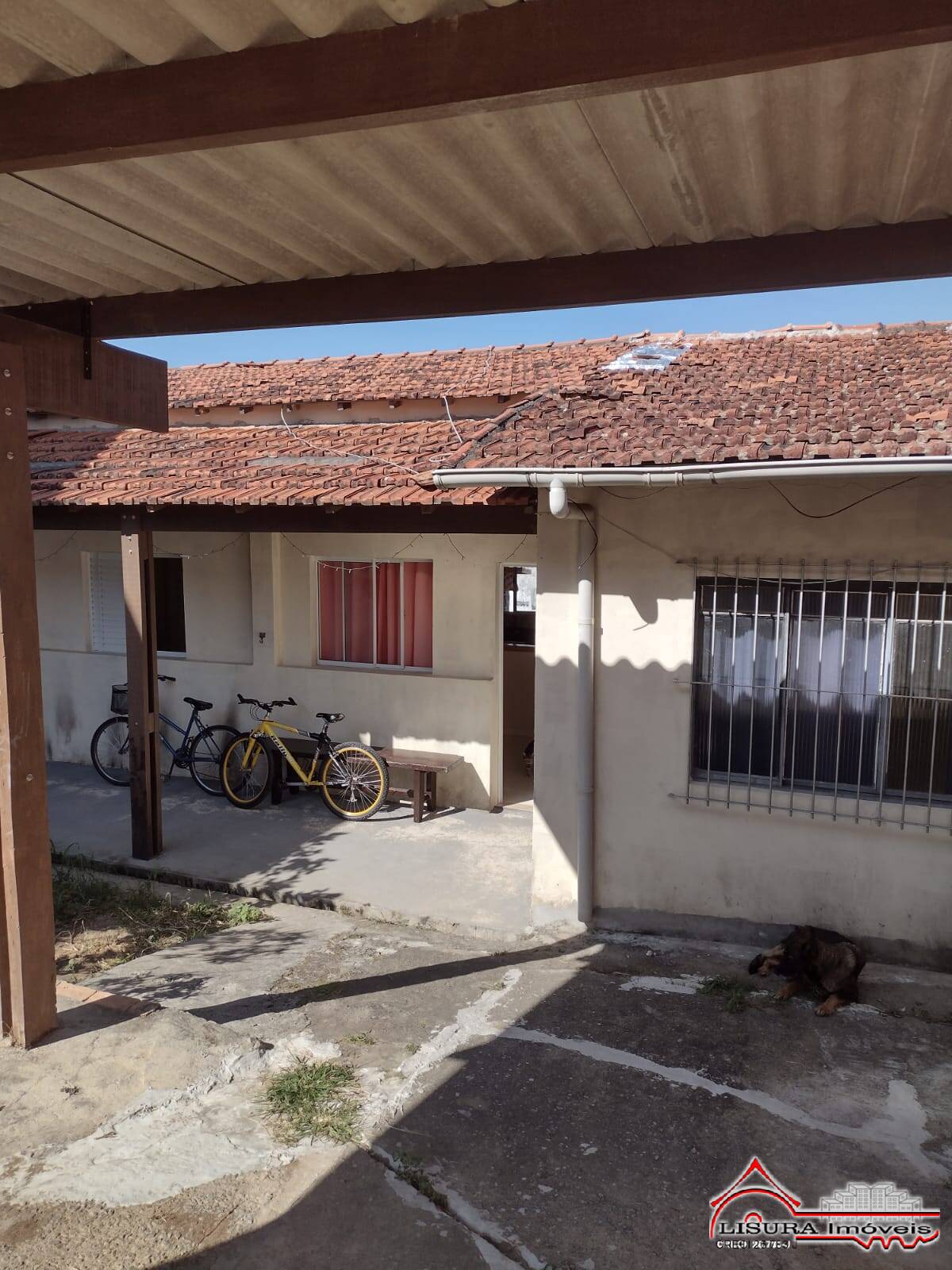 CASA 3 DORMITÓRIOS 300M² TERRENO CID SALVADOR JACAREÍ SP