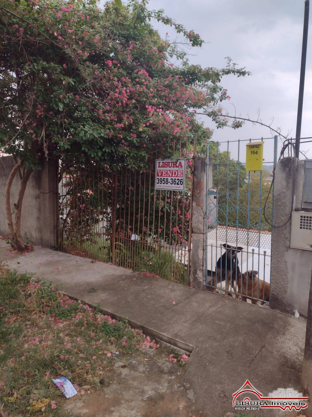 (A) CASA A VENDA NO JD MARIA AMELIA JACAREI SP