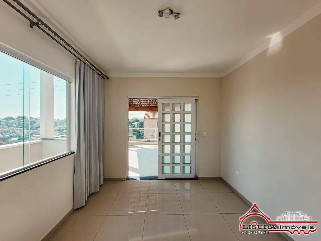 (BA) LINDA CASA A VENDA NO JD BELA VISTA JACAREI ESTUDA PERMUTA NO LITORAL