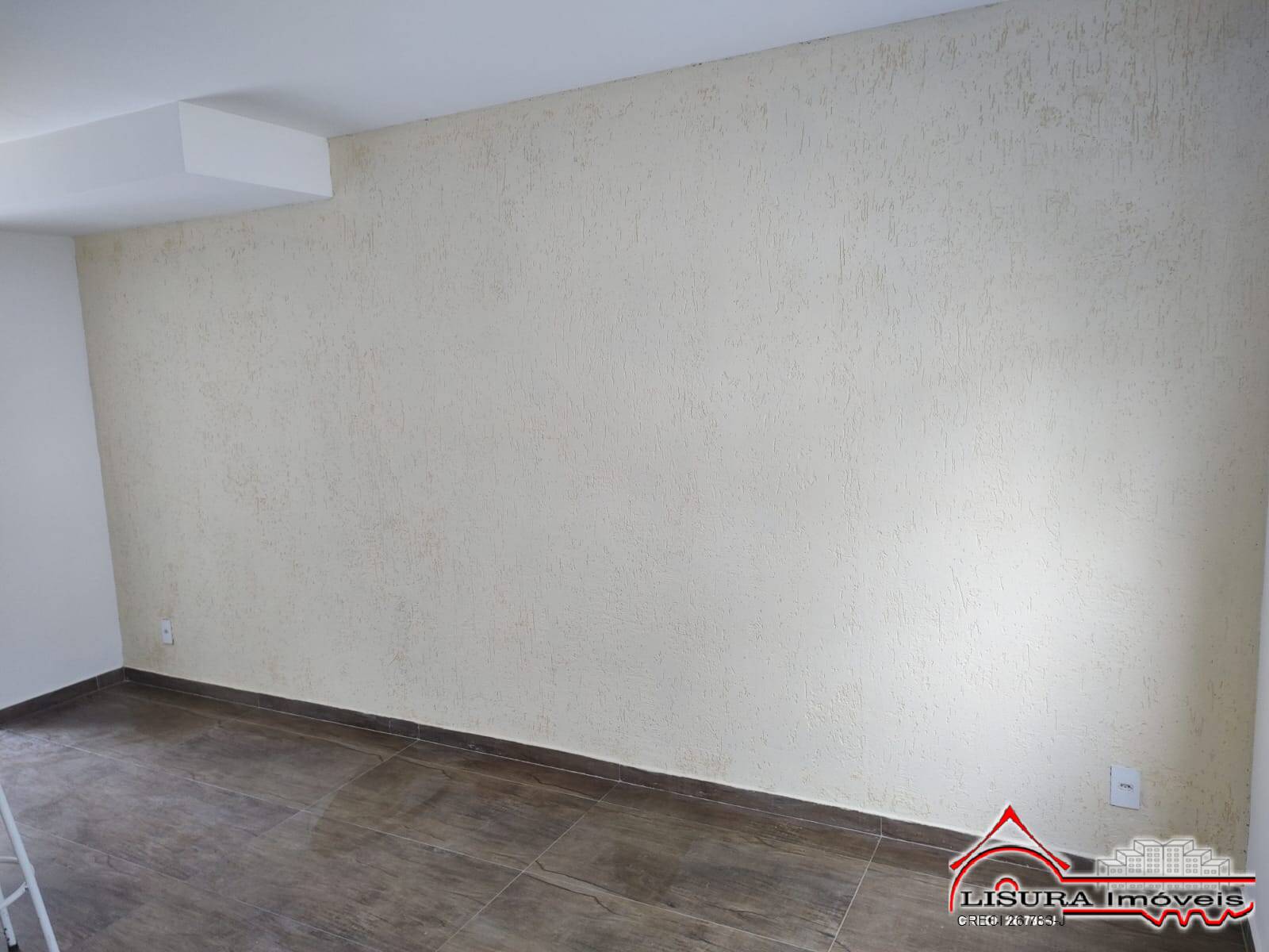 (VM) CASA NO CONDOMINIO COLONIA REAL JACAREÍ SP