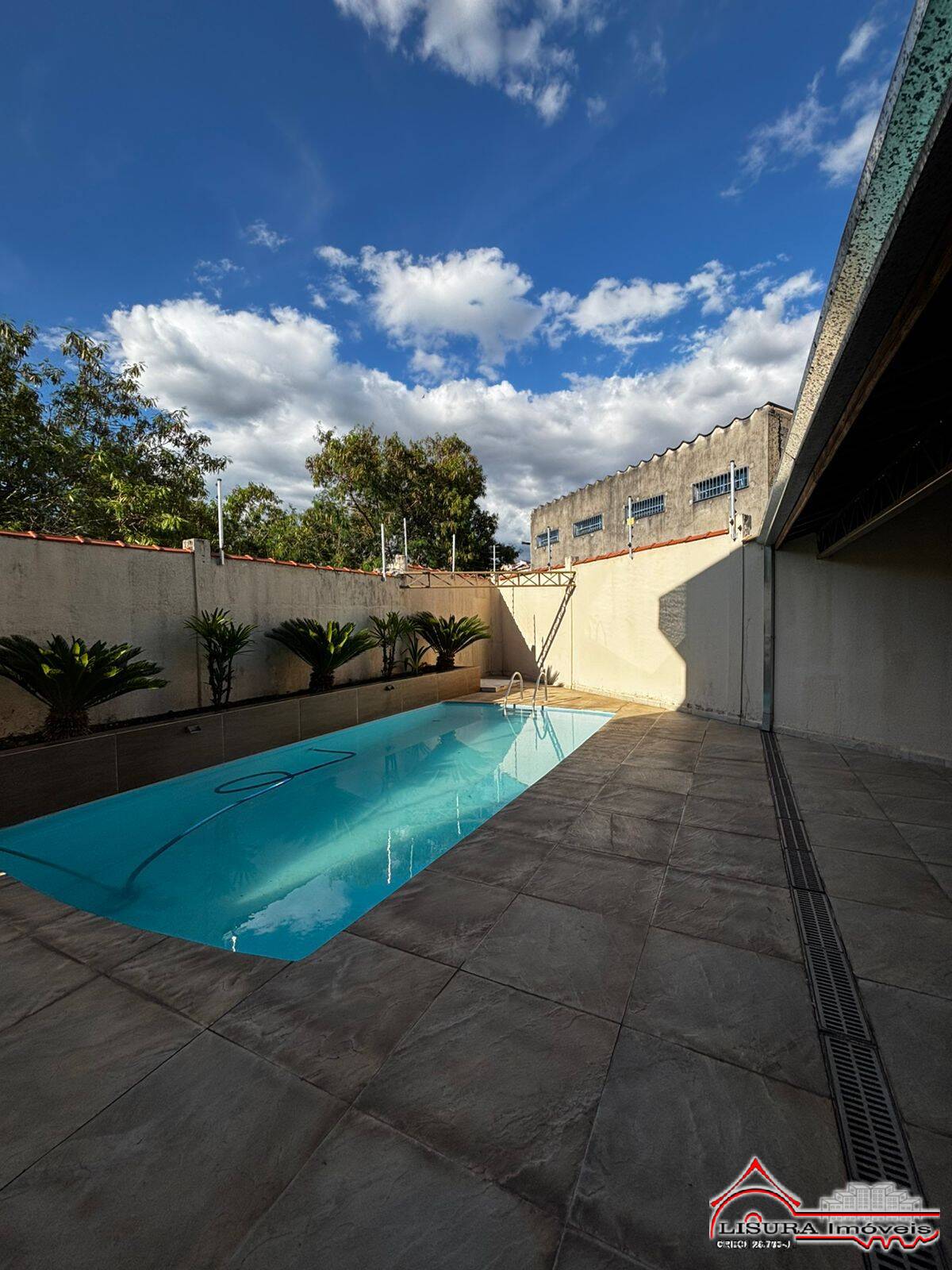 (VM) CASA A VENDA NO JD PRIMAVERA JACAREI SP COM PISCINA LOTE INTEIRO