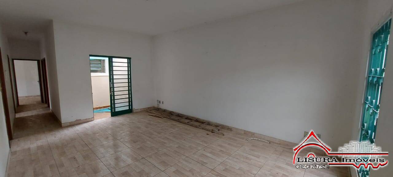 Casa à venda com 3 quartos, 145m² - Foto 1