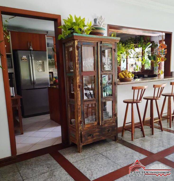 Casa à venda com 4 quartos, 293m² - Foto 4