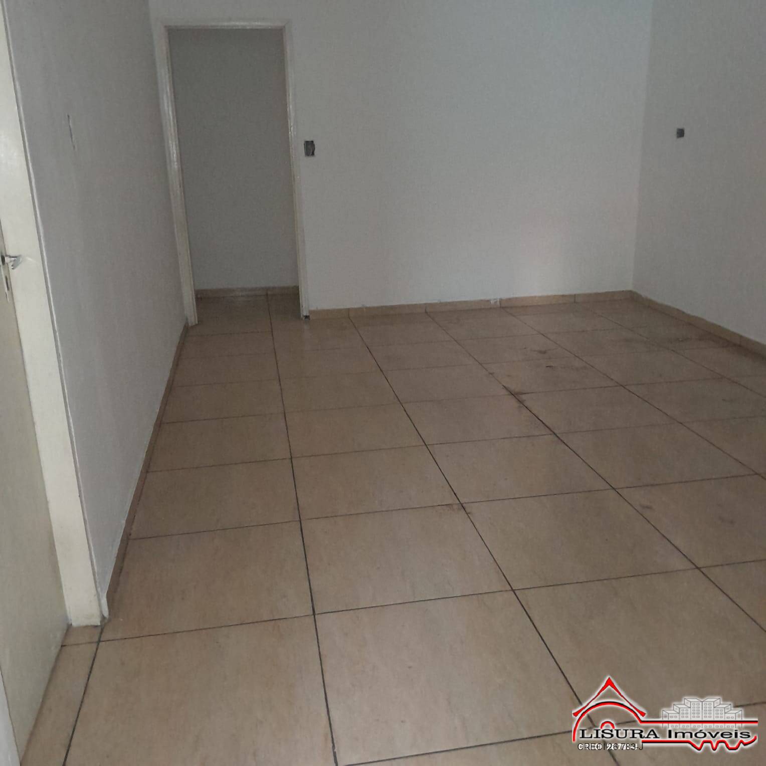 (TI) CASA PARA LOCAÇÃO NO CENTRO DE JACAREI SP