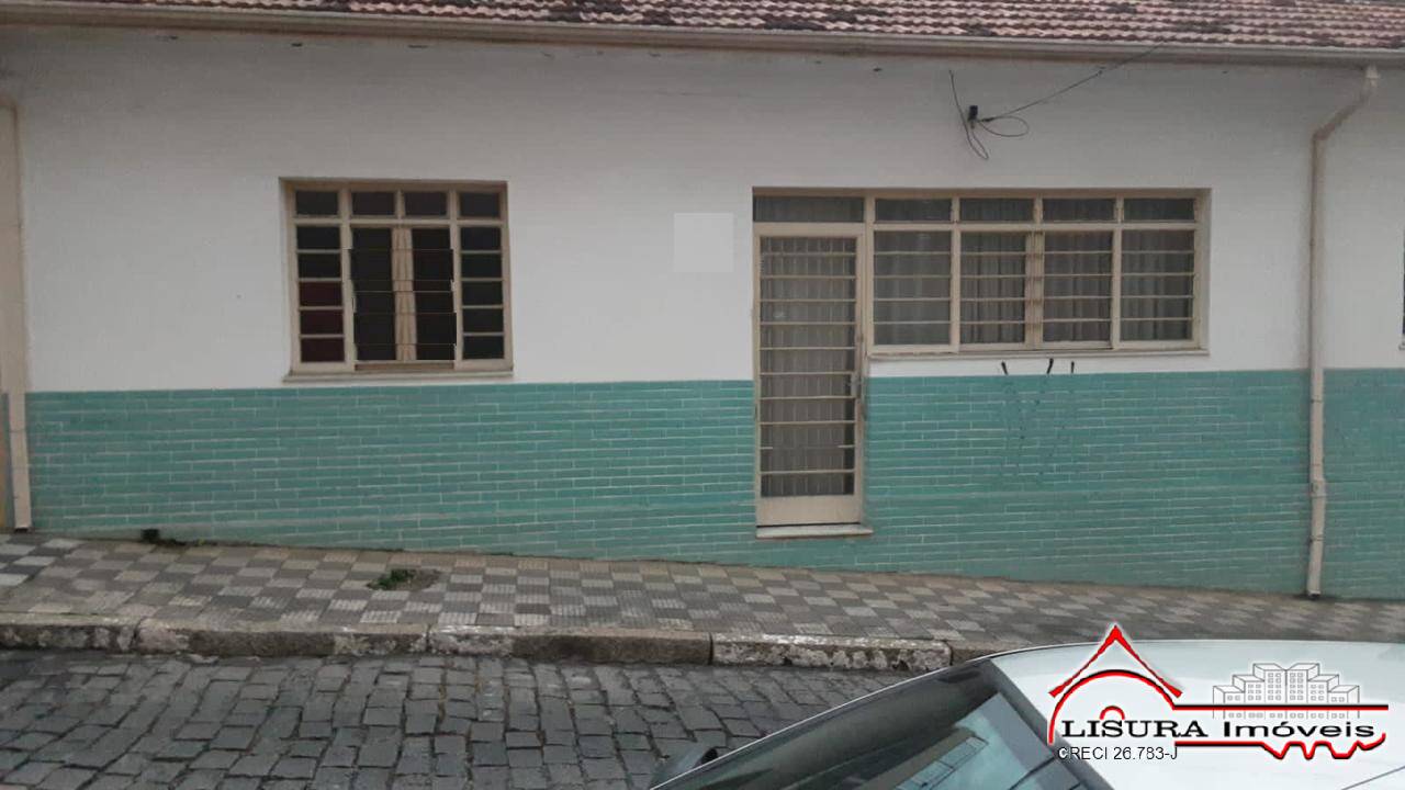 CASA A VENDA RESIDENCIAL OU COMERCIAL NO CENTRO DE JACAREI SP