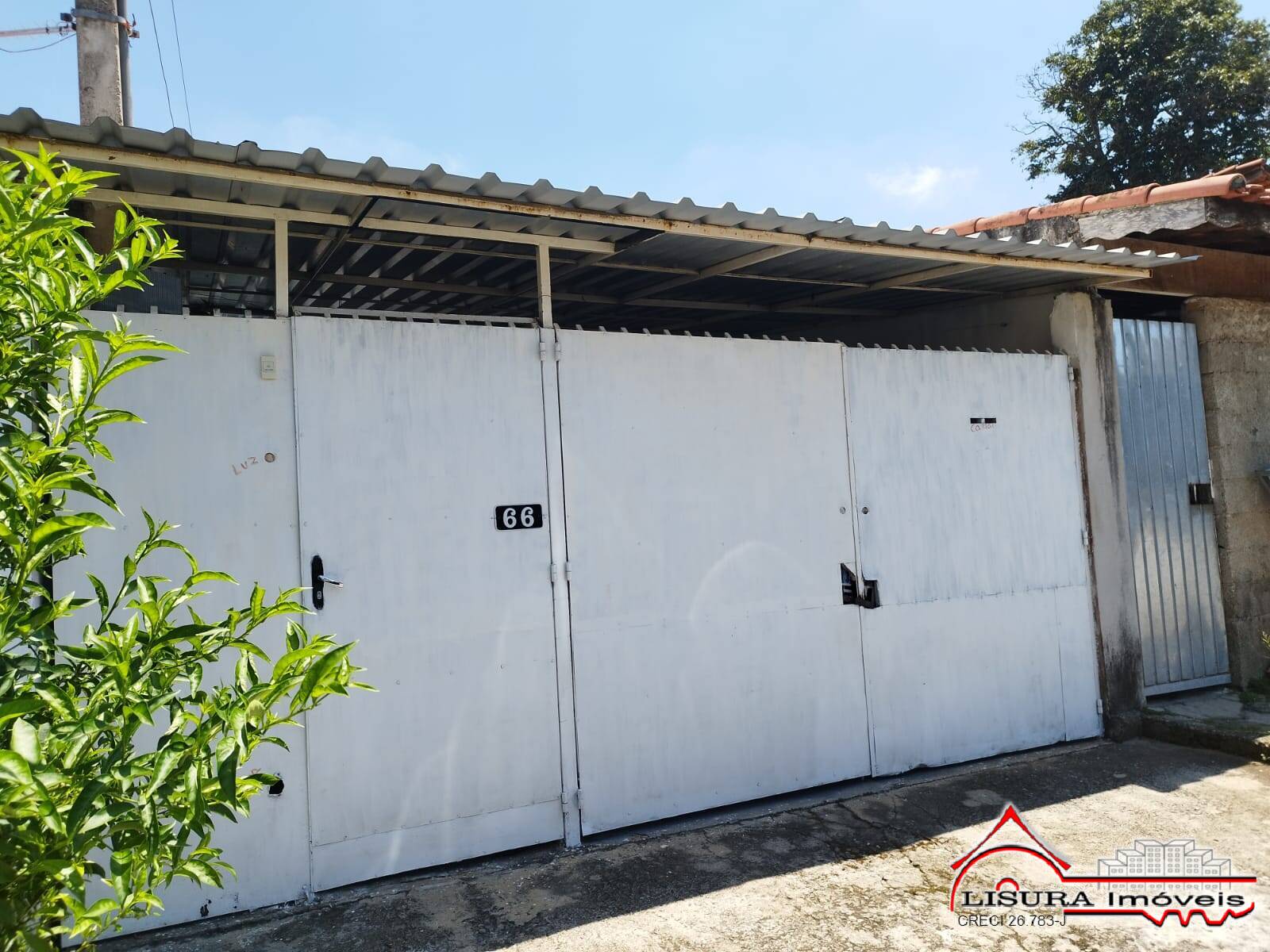(I) CASA JD PARAISO A VENDA JACAREI SP