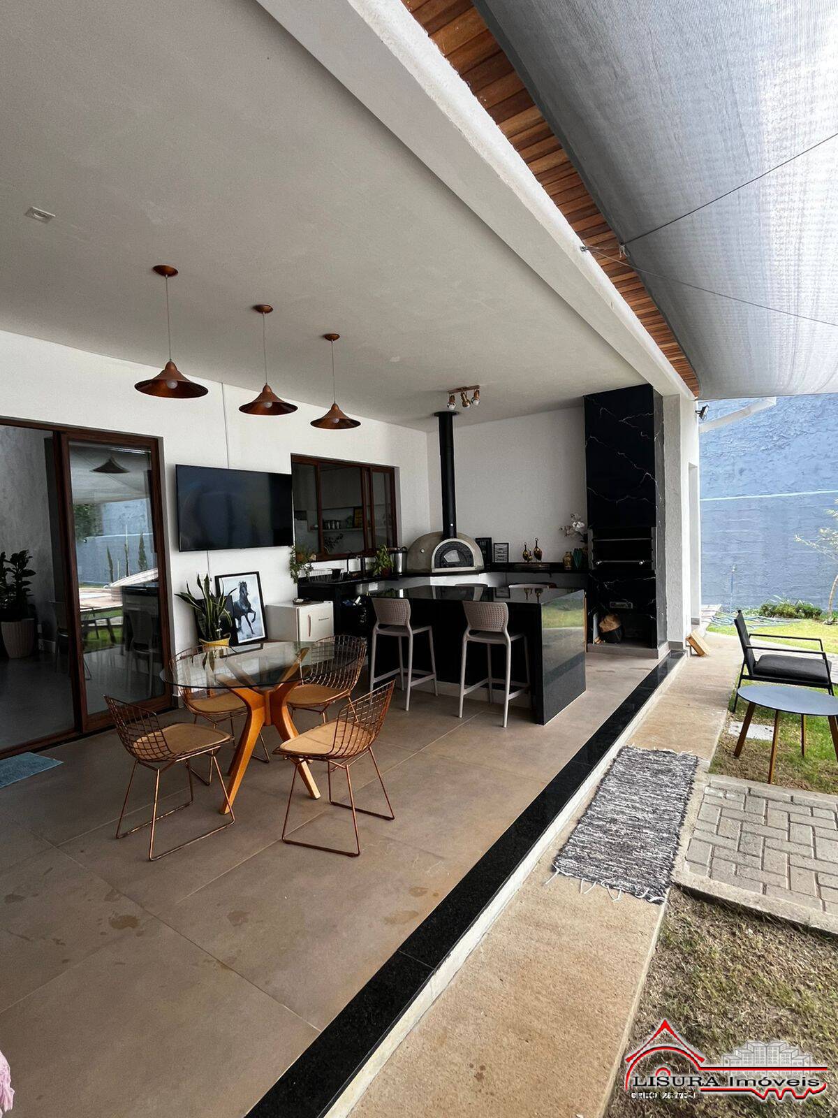 Casa de Condomínio para alugar com 3 quartos, 300m² - Foto 3