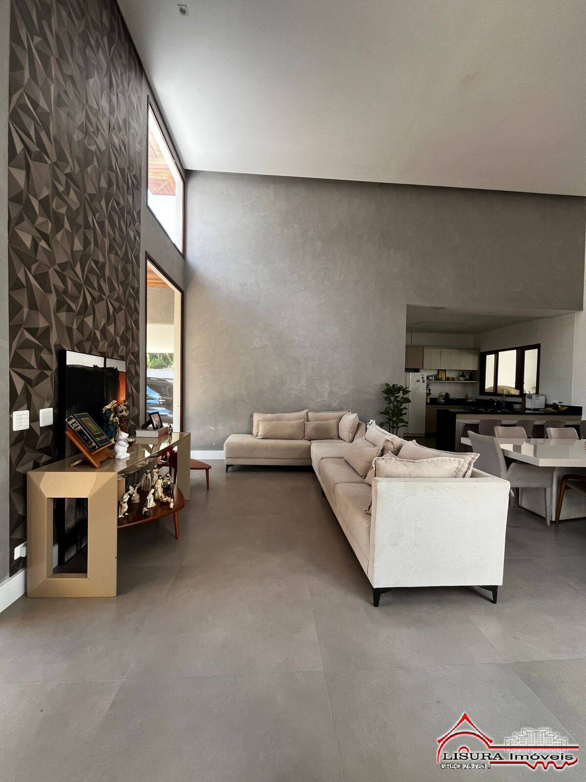 Casa de Condomínio para alugar com 3 quartos, 300m² - Foto 2