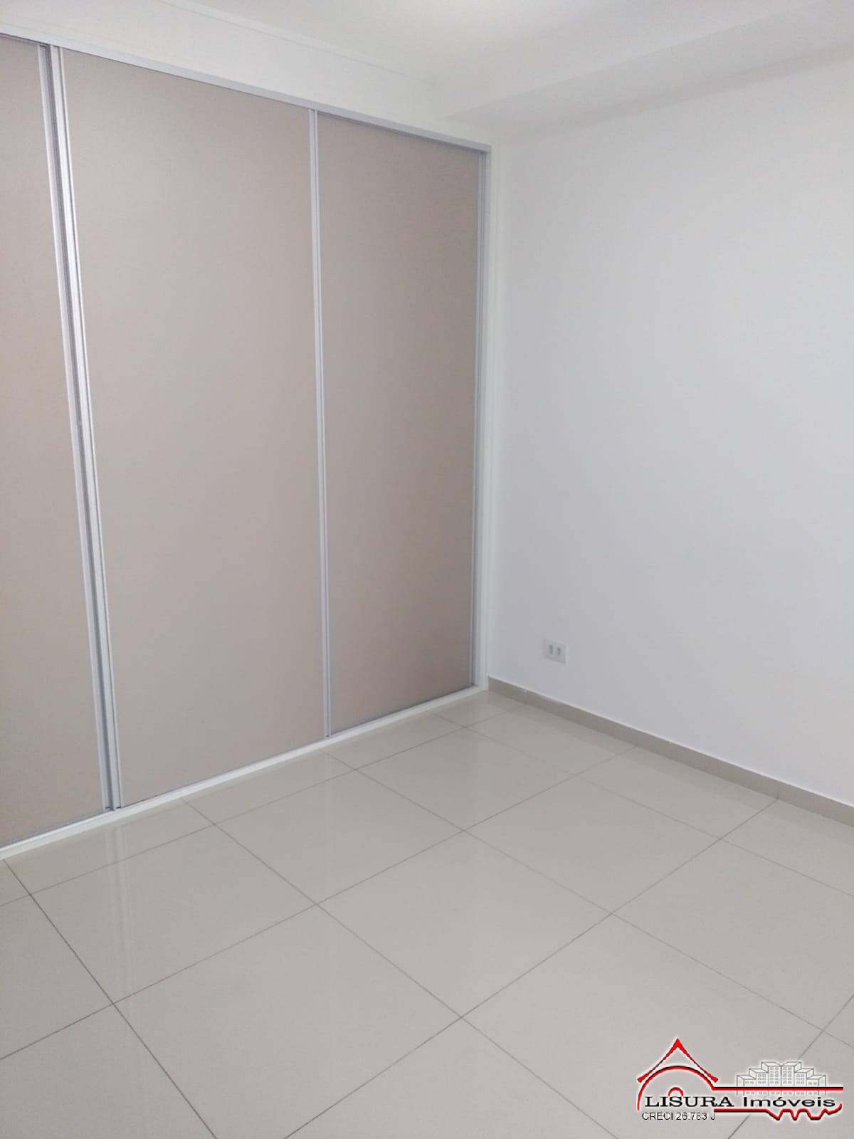 Apartamento para alugar com 3 quartos, 83m² - Foto 11