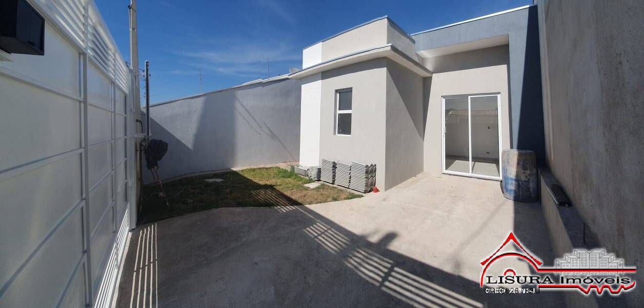 Casa à venda com 2 quartos, 75m² - Foto 1