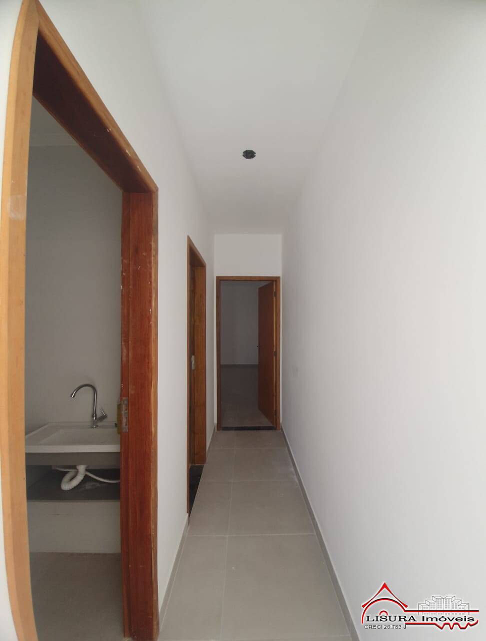 Casa à venda com 2 quartos, 75m² - Foto 14