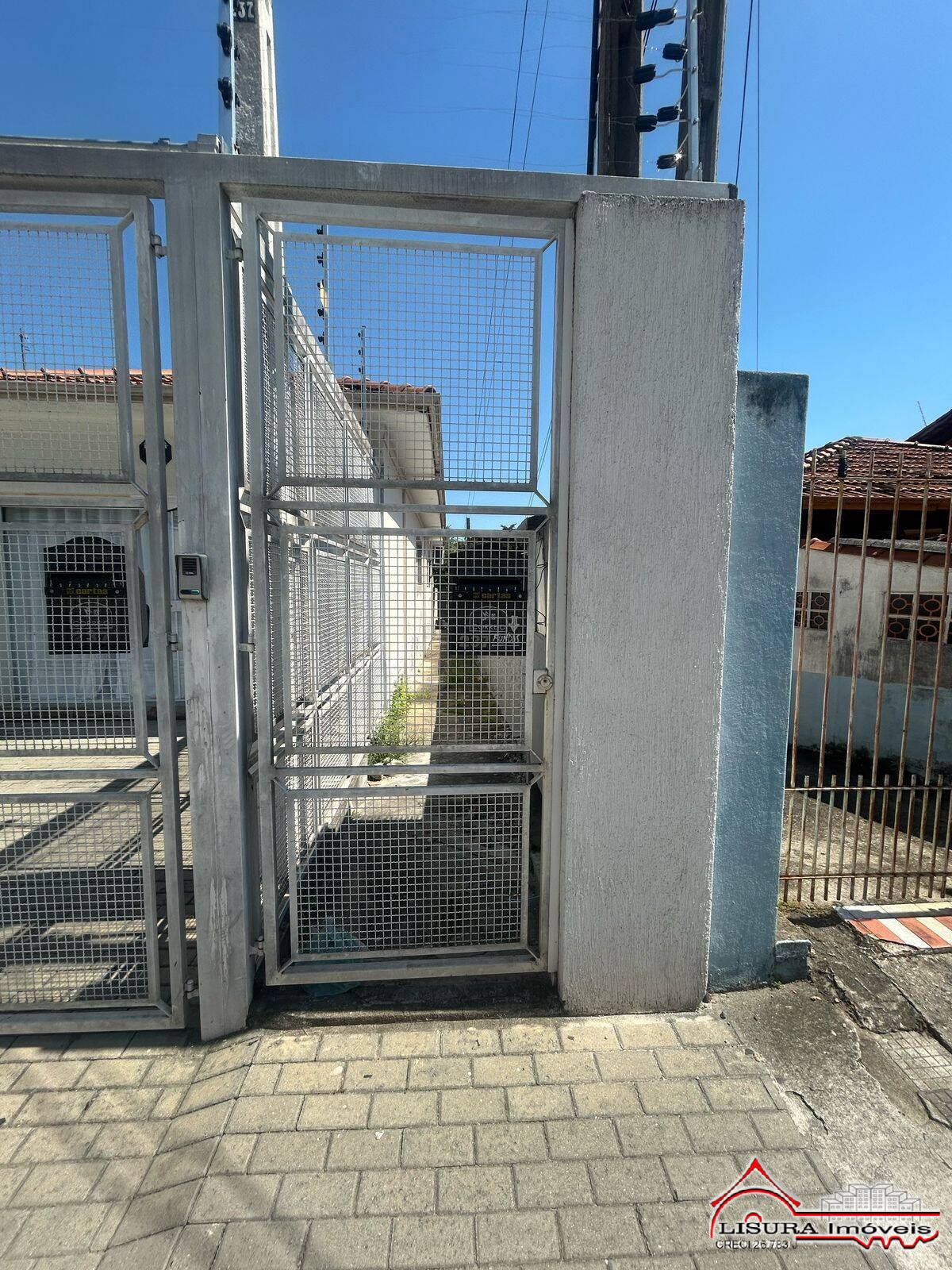 (WM) CASA NO CENTRO A VENDA JACAREI SP