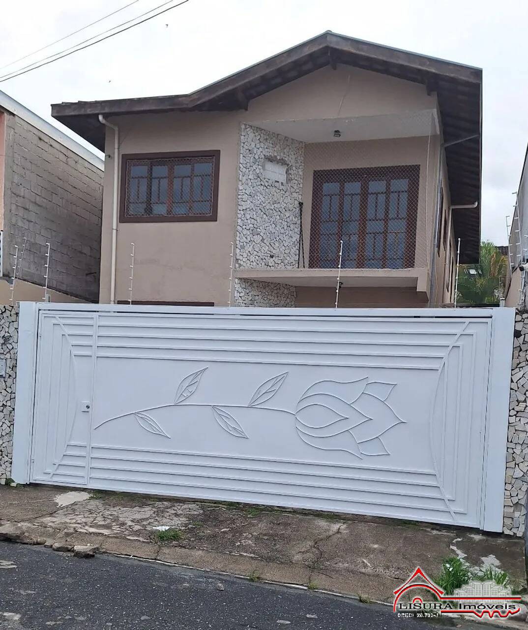 Casa para alugar com 3 quartos, 100m² - Foto 1