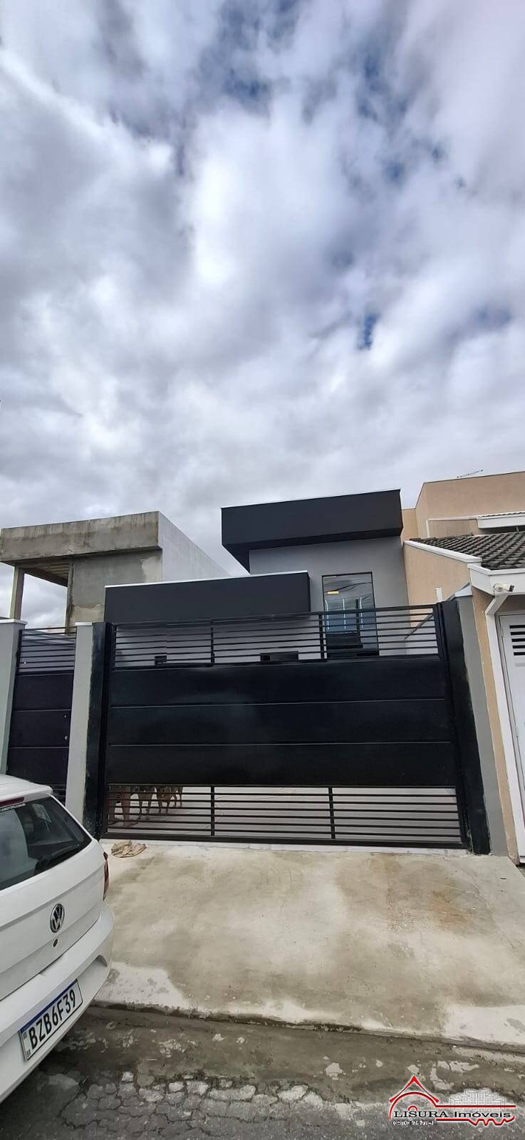 (CM) LINDA CASA NOVA EM FASE FINAL DE ACABAMENTO PQ DOS SINOS JACAREI SP