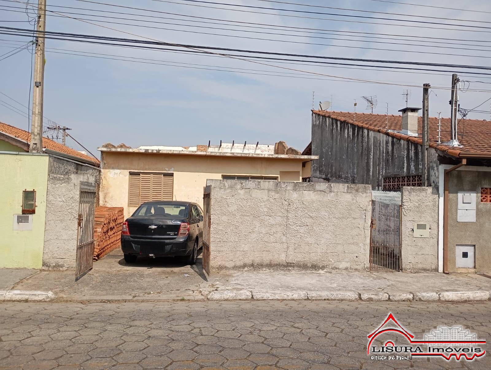 CASA ANTIGA EM TERRENO DE 279 M² CENTRO / JD MESQUITA JACAREÍ SP