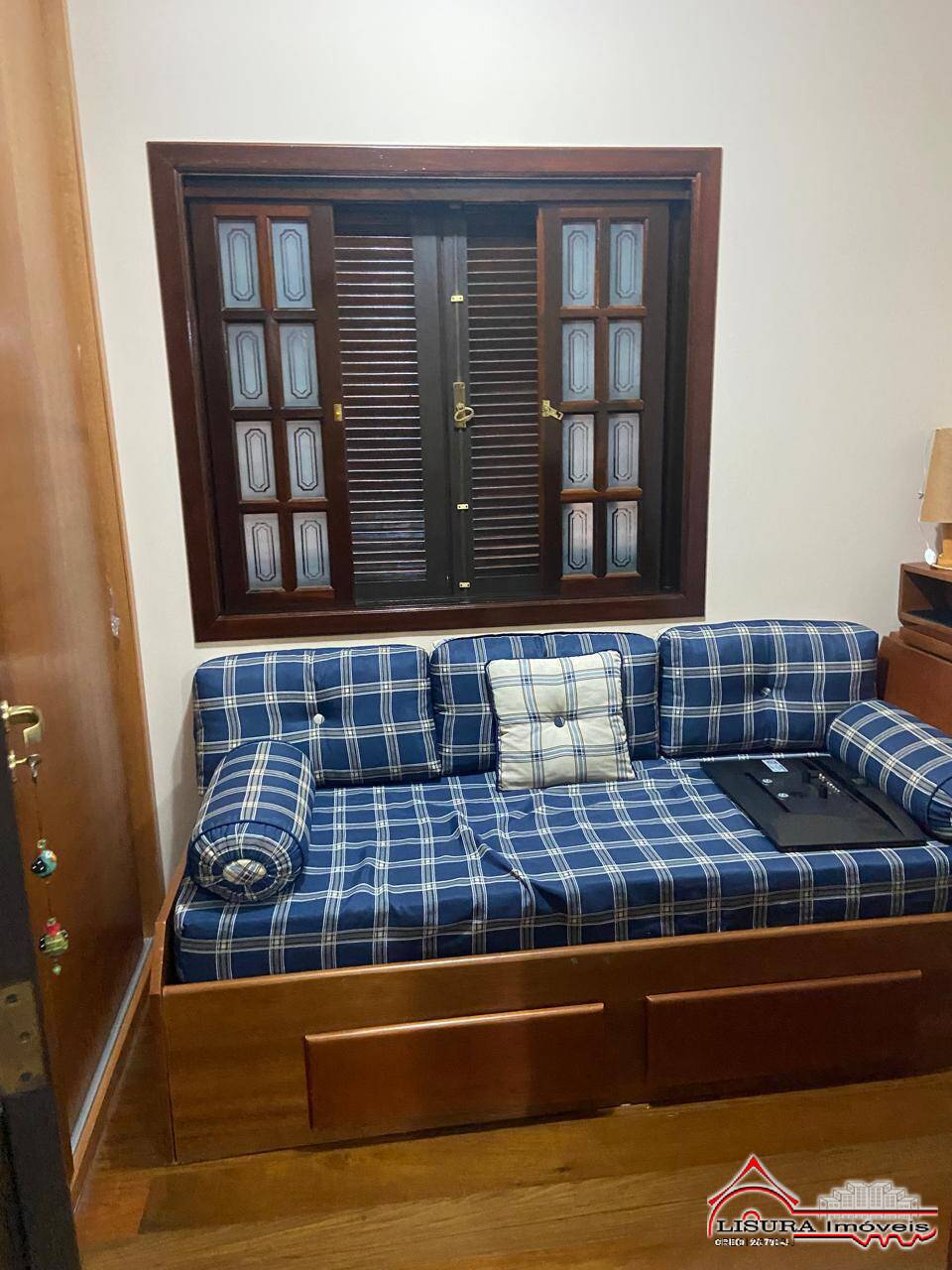 Casa à venda com 3 quartos, 600m² - Foto 10