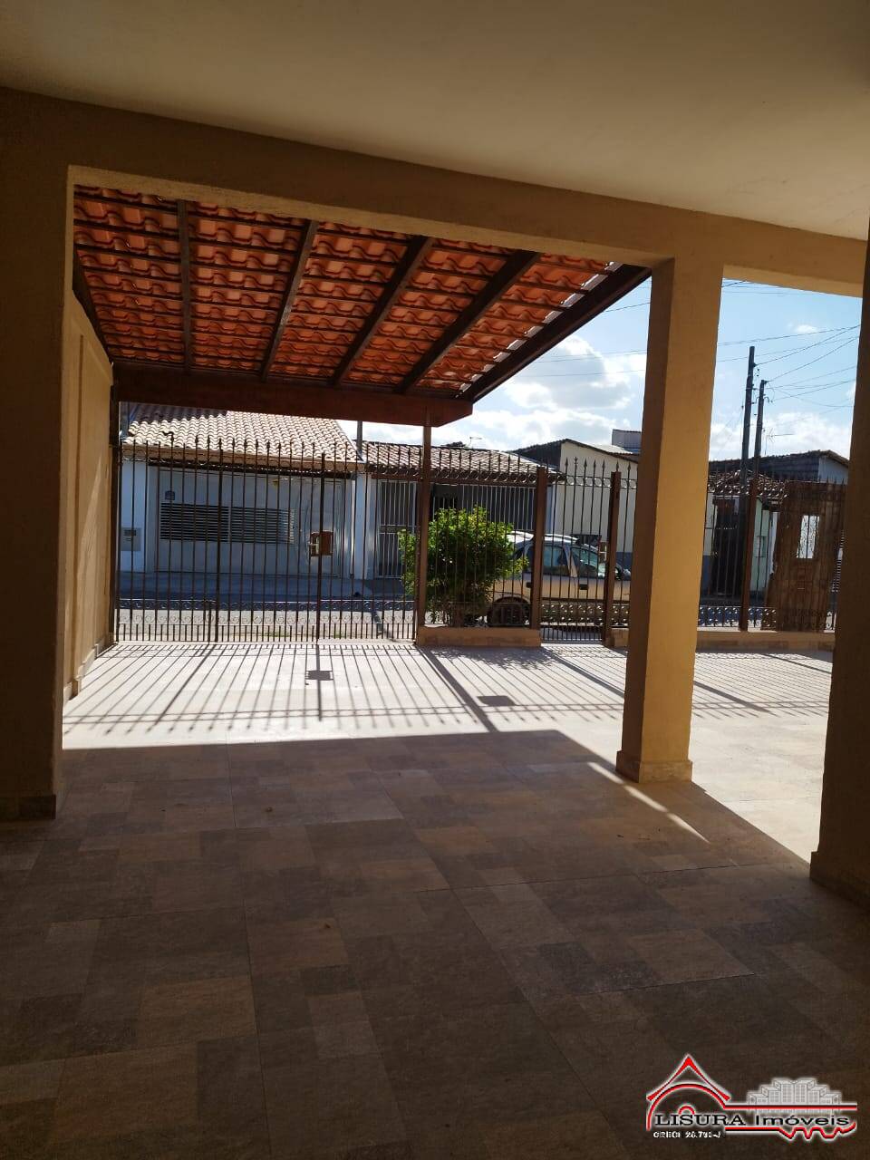 (I) CASA LINDA PARA LOCAÇÃO NO JD PARAIBA JACAREI SP