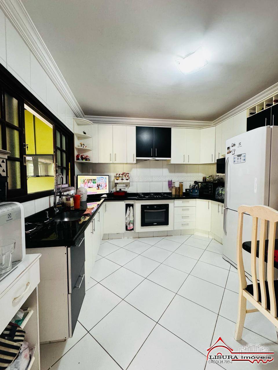 Casa à venda com 4 quartos, 260m² - Foto 18