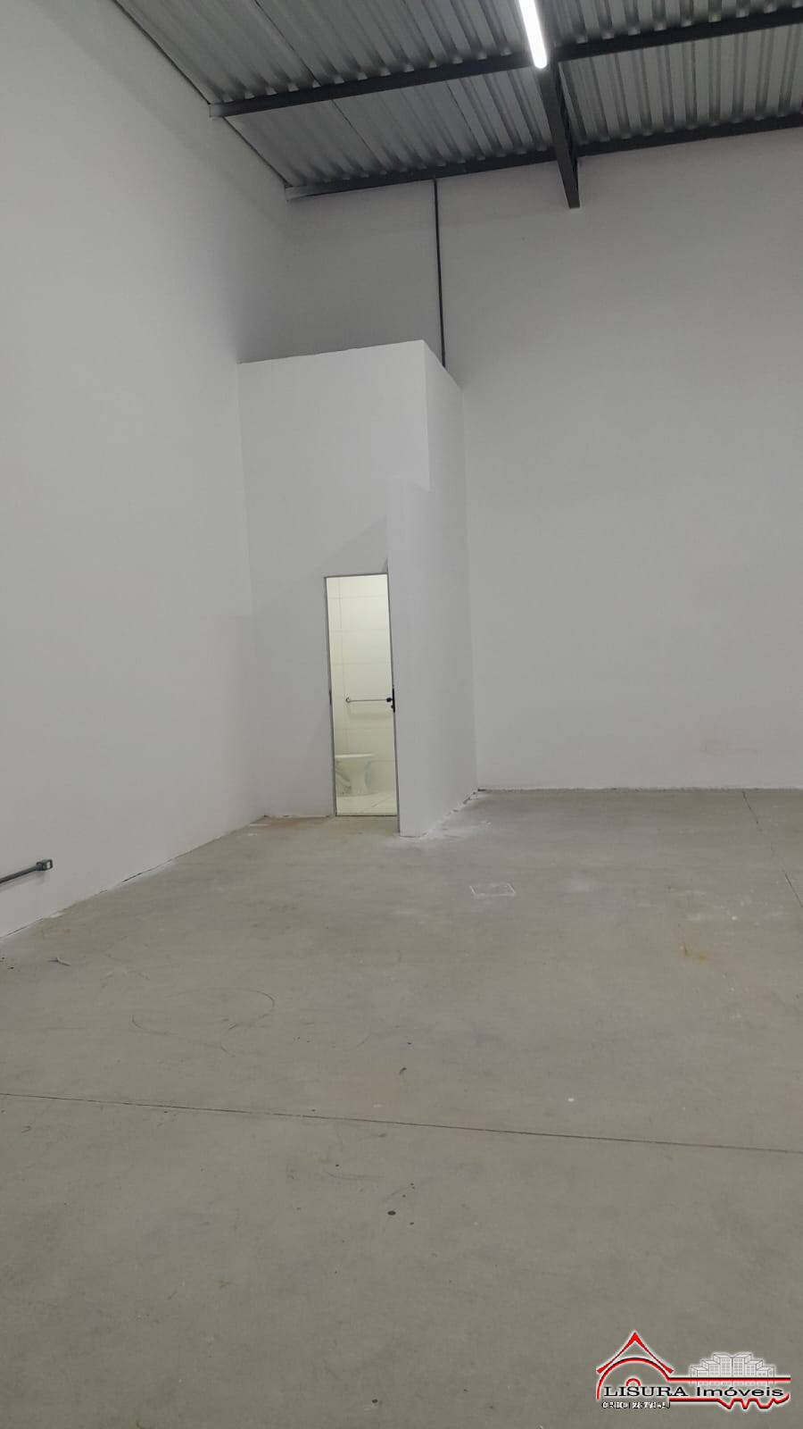 GALPÃO PARA LOCAÇÃO SANTO ANTONIO DA BOA VISTA JACAREI SP