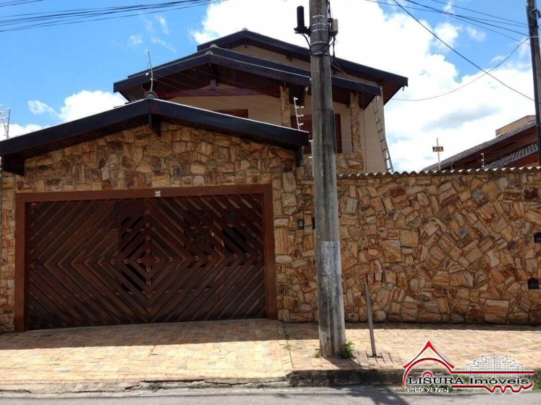LINDO SOBRADO NO TERRAS DE SÃO JOÃO JACAREÍ SP