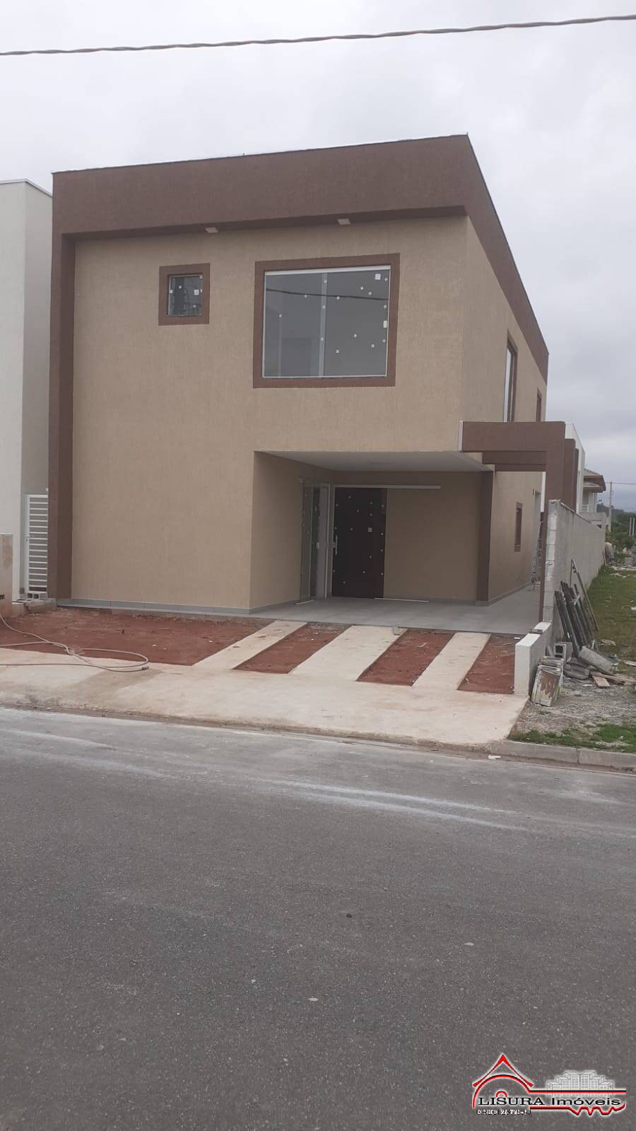 CASA EM CONDOMINIO ALTO PADRÃO JACAREÍ SP MANACAS