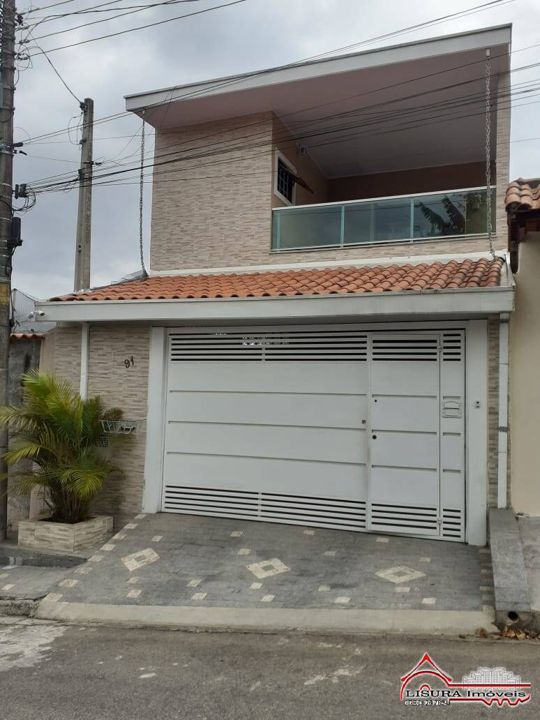 LINDA CASA NO JD MARIA AMELIA JACAREÍ SP