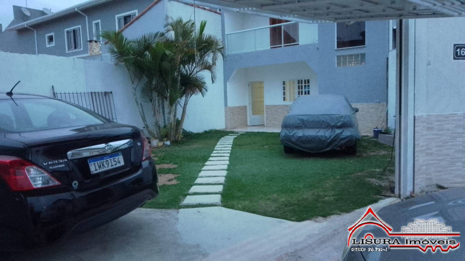 CASA COM GARAGEM PARA 6 CARROS NO PQ DOS PRINCIPES JACAREÍ SP