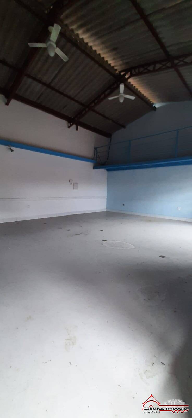 (CM) CASA COM SALÃO COMERCIAL VILLA BRANCA JACAREÍ SP
