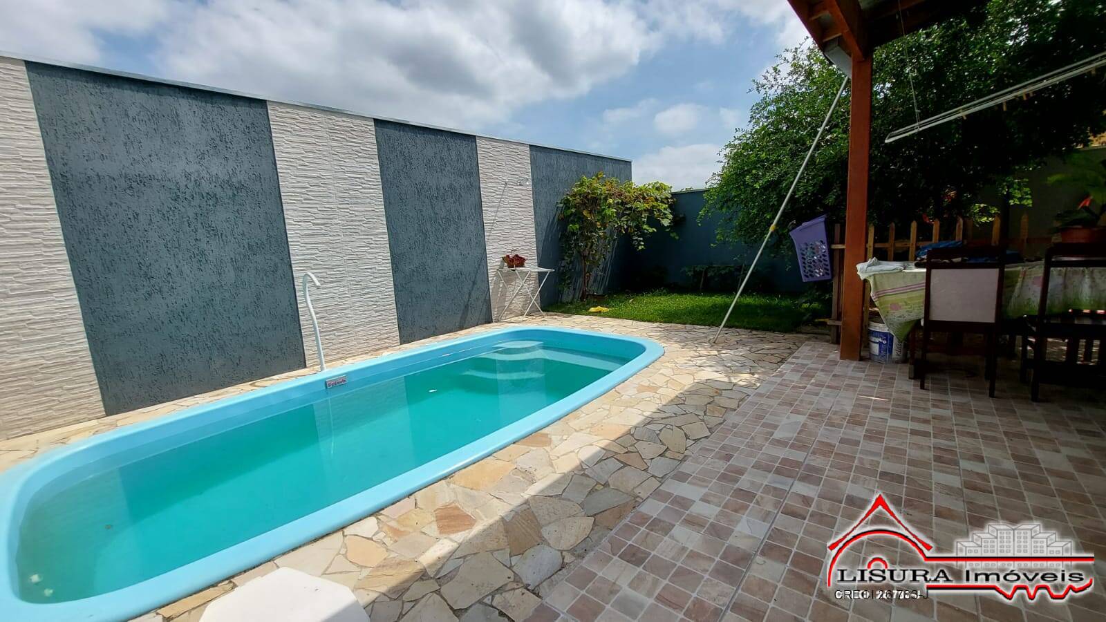 (TI) CASA NO VILLA BRANCA EM JACAREI DIVISA COM SJC -ACEITA TROCA