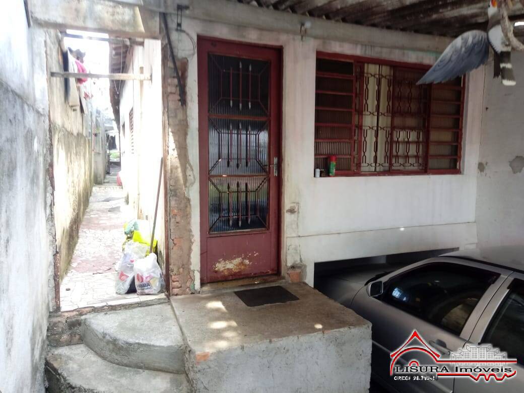 (TI) CASA NO VILA ZEZE JACAREÍ SP