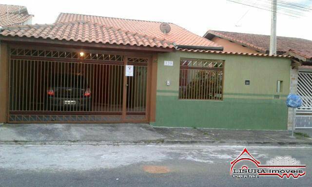 (A) CASA COM PISCINA JD TERRA DE SÃO JOÃO JACAREÍ SP