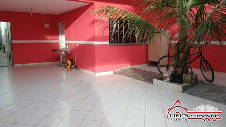 CASA COM 5 DORMITÓRIOS NO PQ DOS SINOS JACAREÍ SP