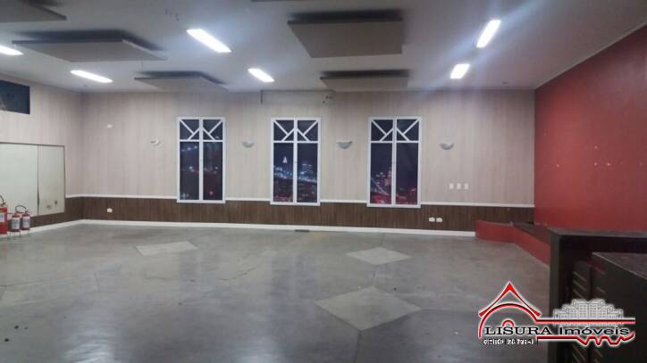 Casa à venda com 2 quartos, 560m² - Foto 4