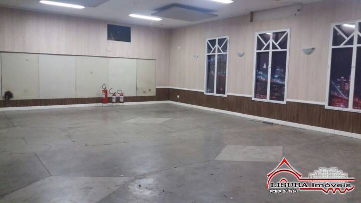 Casa à venda com 2 quartos, 560m² - Foto 1