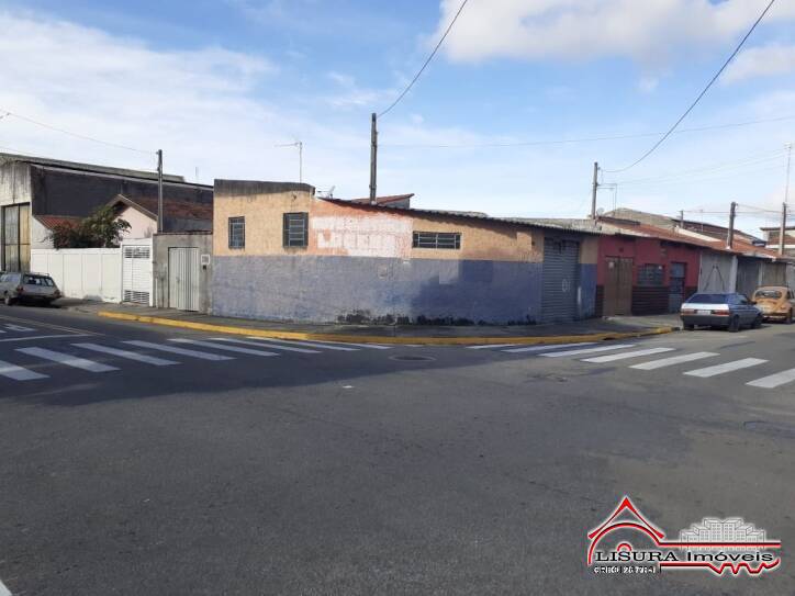 Casa à venda com 1 quarto, 125m² - Foto 1
